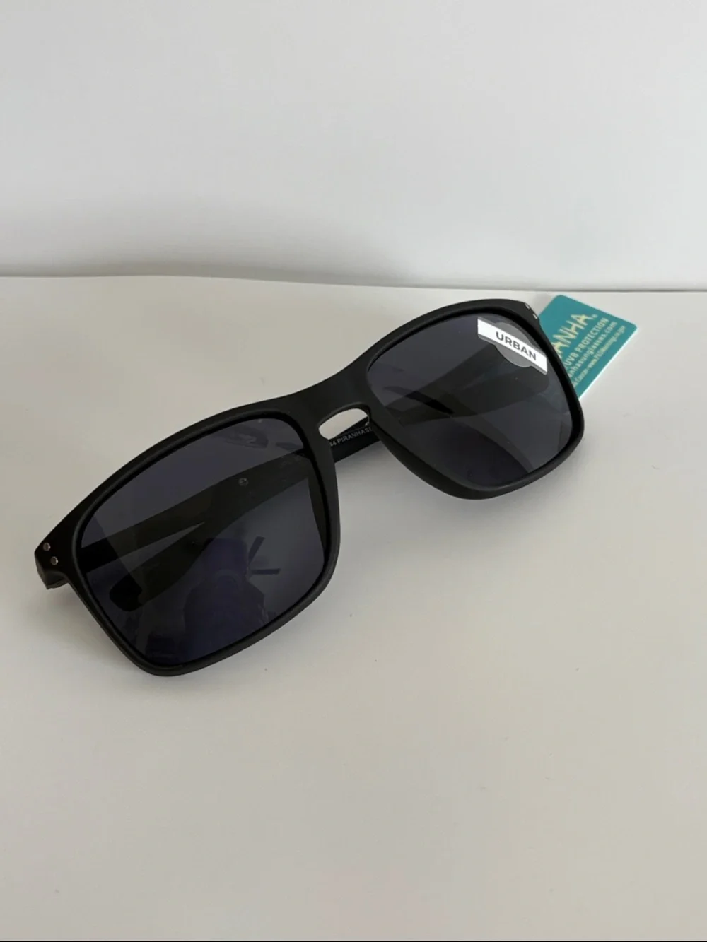 Piranha Jack Square Sunglasses Black Style # 62174 unisex New smoke lense